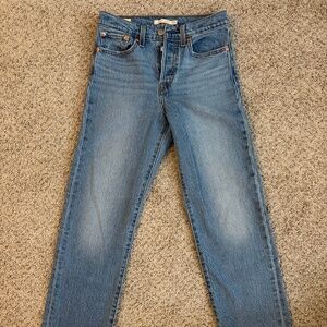 Levi wedgie straight ankle jeans